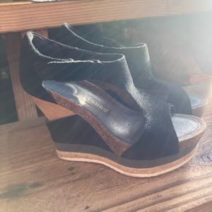 Tsubo Isara Wedge heels